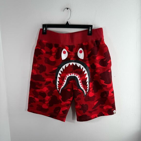 Bape OG Red Black Camo Shark Cotton Shorts Men A Bathing Ape Size XL - Picture 1 of 12